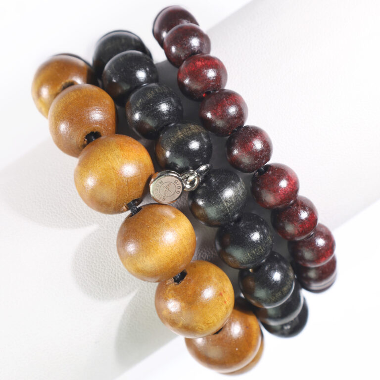 Vista Frontal de Brazalete Cuencas madera - tres sets color Negro - Beige - Burdeo | B080