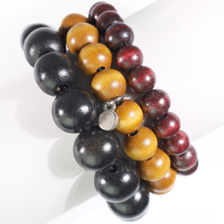Vista Frontal de Brazalete cuencas madera - tres sets color Negro - Beige - Burdeo | B080