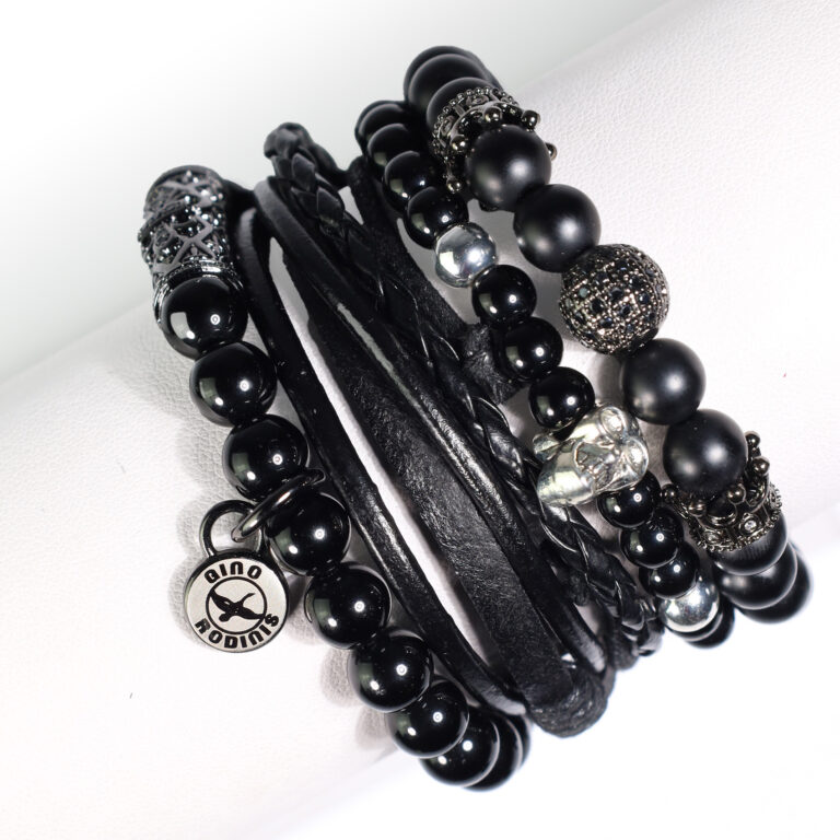 Vista Frontal de Brazalete color Negro | B409