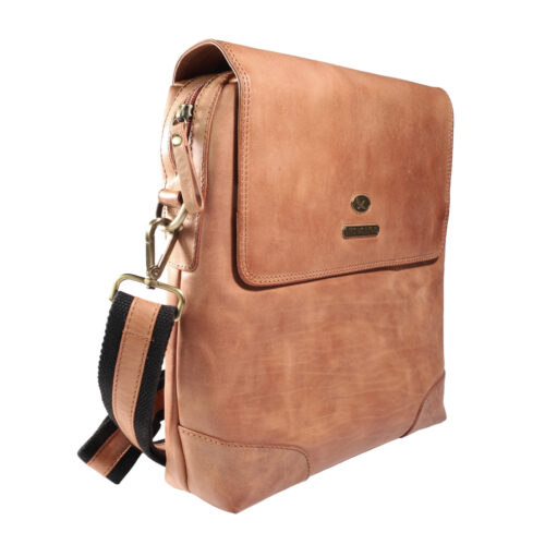 Vista Frontal - Lateral de Morral de cuero 2402 color Camel - Gino Rodinis